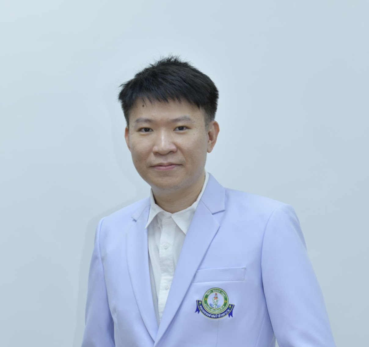 อ.นพ.ปุณณวิช เหลืองช่วยโชค